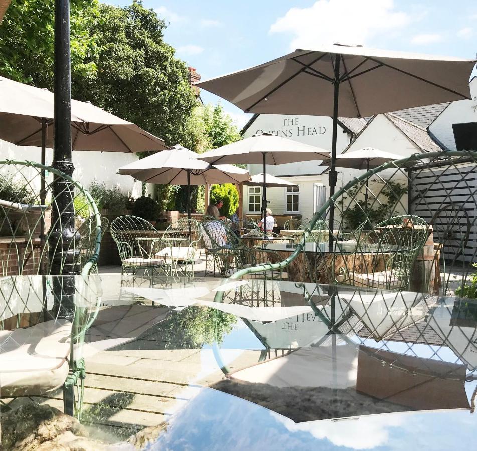 The Queen'S Head At Broad Chalke Hotel Buitenkant foto