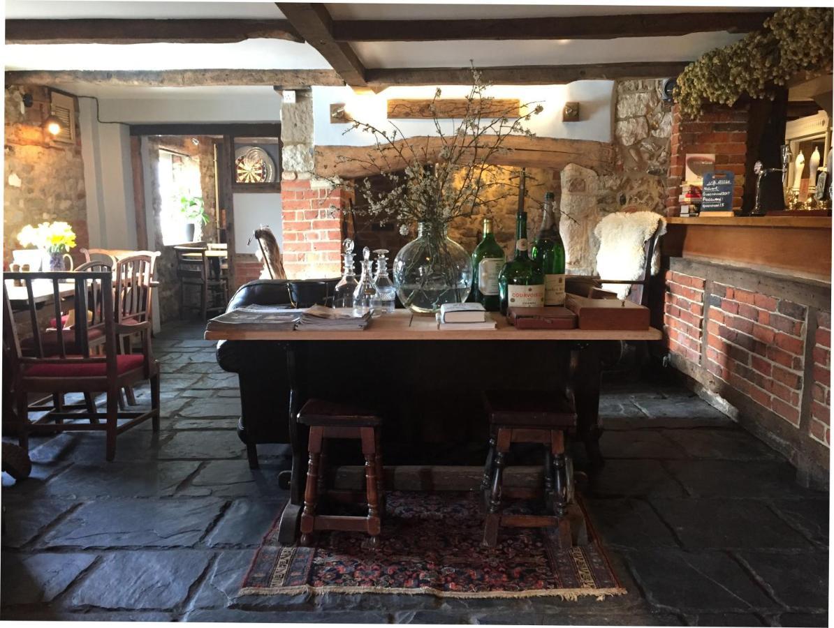 The Queen'S Head At Broad Chalke Hotel Buitenkant foto